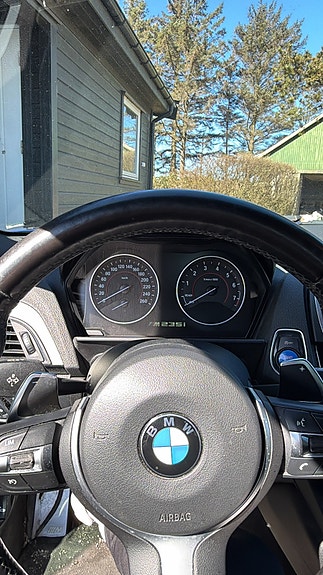BMW M235i 15 of 17