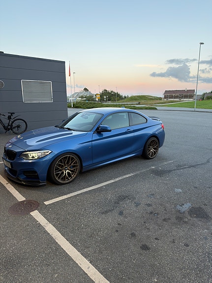 BMW M235i 9 of 17