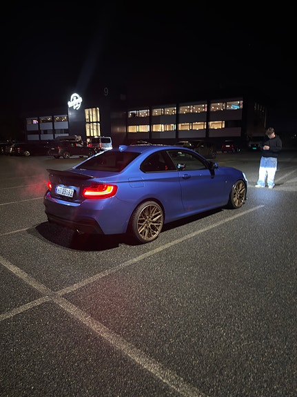 BMW M235i 5 of 17
