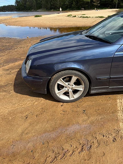 Mercedes-Benz CLK200 2 of 13