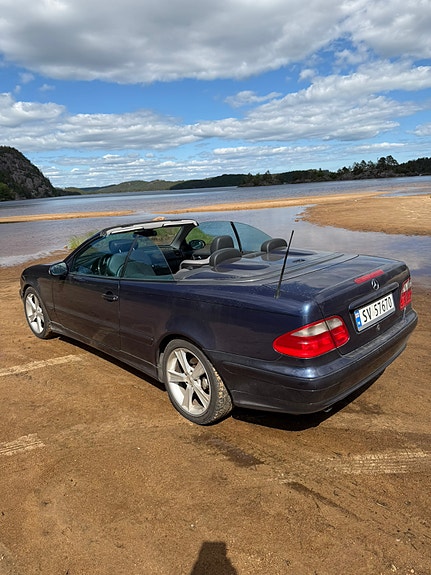 Mercedes-Benz CLK200 3 of 13