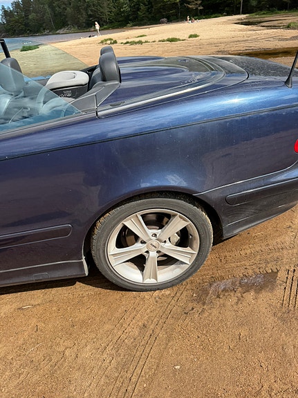 Mercedes-Benz CLK200 4 of 13
