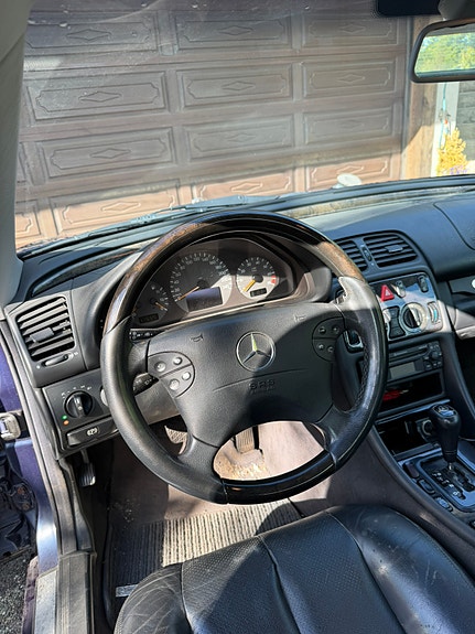 Mercedes-Benz CLK200 8 of 13
