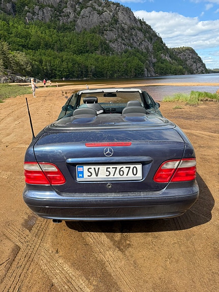 Mercedes-Benz CLK200 5 of 13