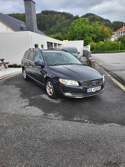 Volvo V70 8 of 18