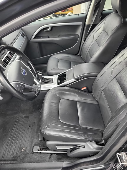 Volvo V70 6 of 18