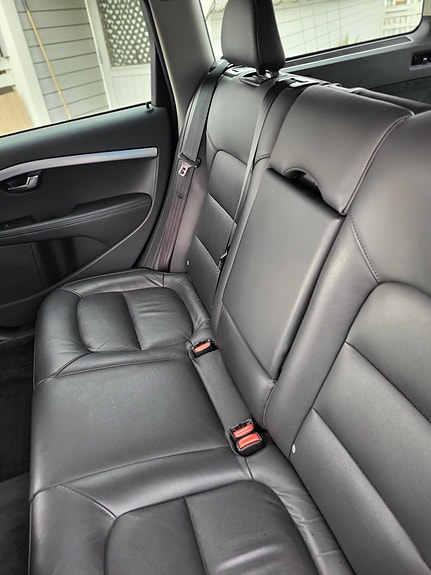 Volvo V70 7 of 18