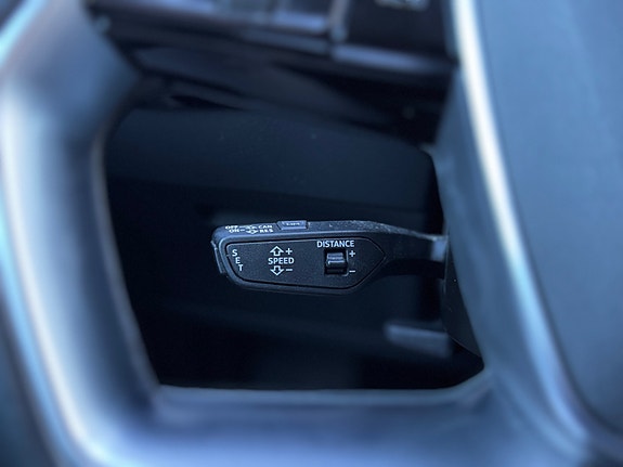 Audi e-tron 29 of 30