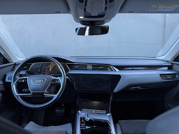 Audi e-tron 26 of 30
