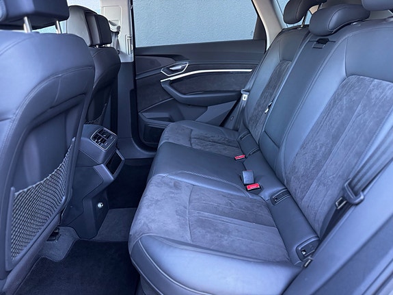 Audi e-tron 25 of 30
