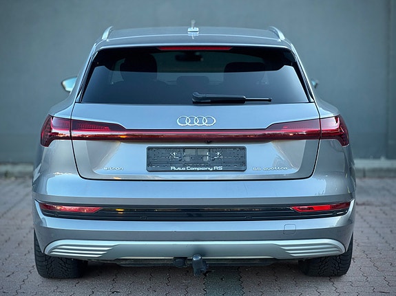 Audi e-tron 10 of 30