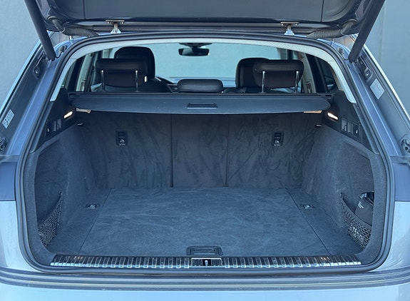 Audi e-tron 12 of 30