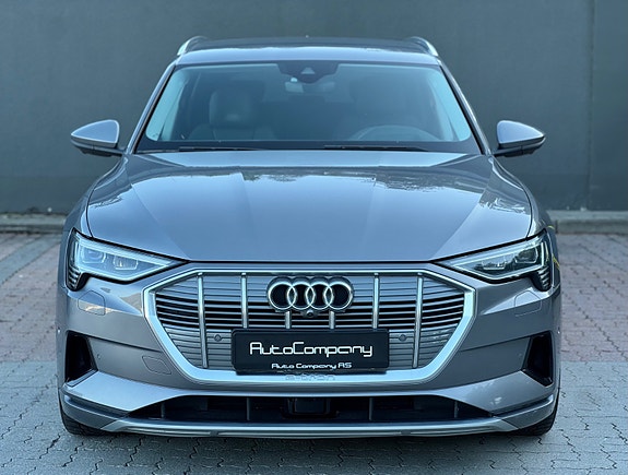 Audi e-tron 3 of 30