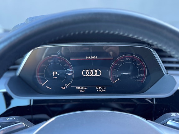 Audi e-tron 28 of 30