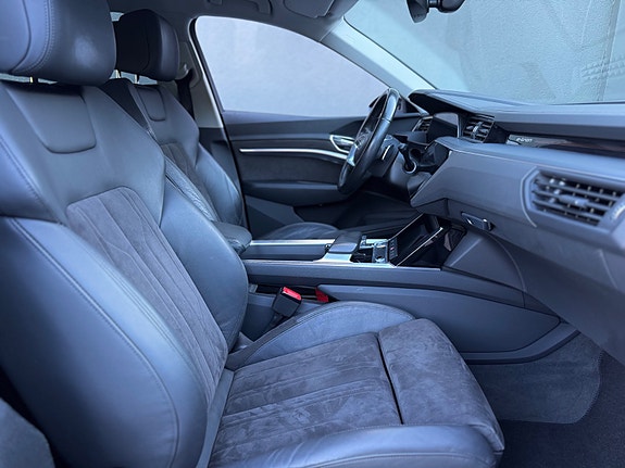 Audi e-tron 17 of 30