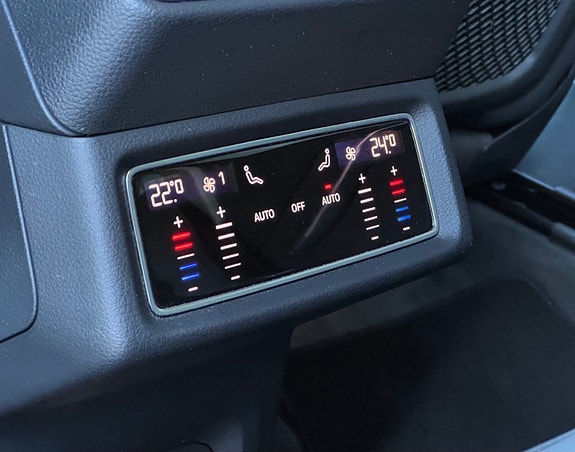 Audi e-tron 24 of 30