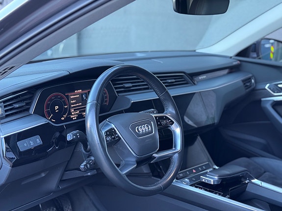 Audi e-tron 19 of 30