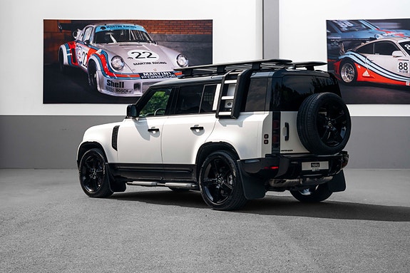 Land Rover Defender 110 6 of 30