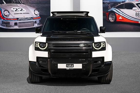 Land Rover Defender 110 4 of 30