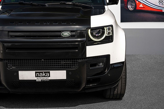 Land Rover Defender 110 5 of 30