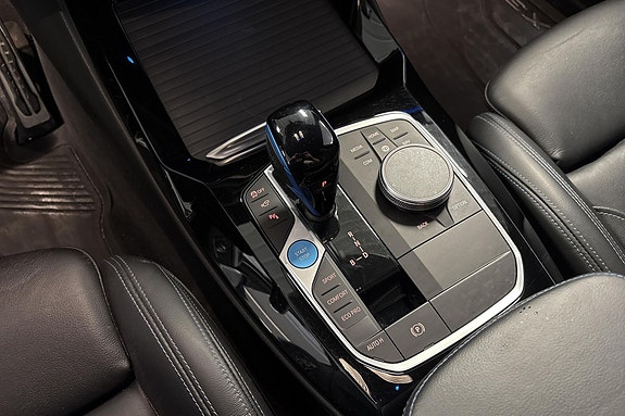BMW iX3 10 of 14