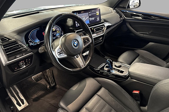 BMW iX3 5 of 14