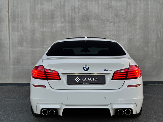 BMW M5 17 of 30
