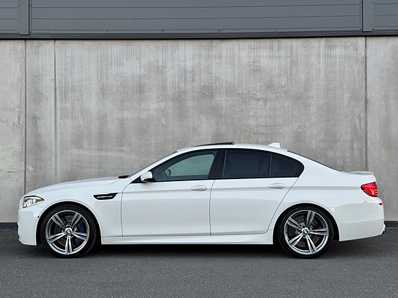 BMW M5 8 of 30