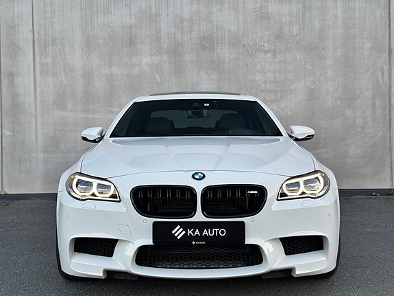 BMW M5 6 of 30