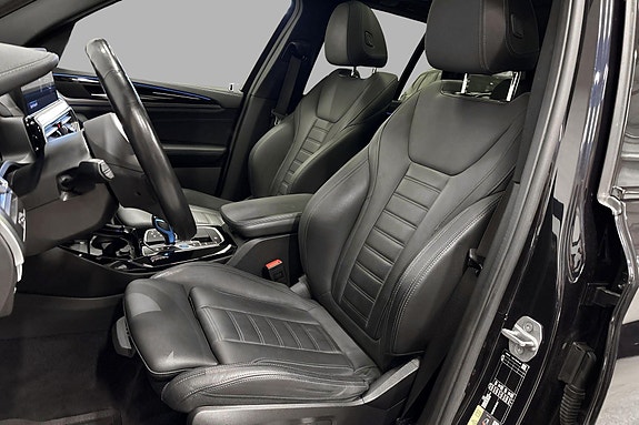BMW iX3 6 of 25