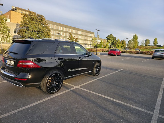 Mercedes-Benz ML250 4 of 30