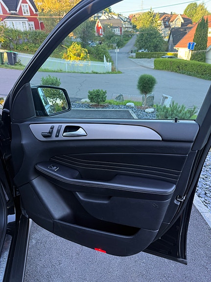 Mercedes-Benz ML250 30 of 30