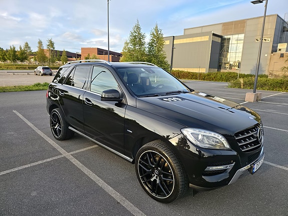 Mercedes-Benz ML250 8 of 30