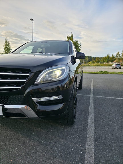 Mercedes-Benz ML250 13 of 30