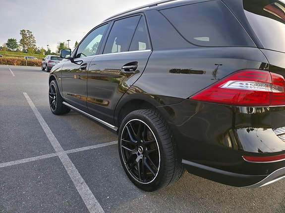 Mercedes-Benz ML250 10 of 30