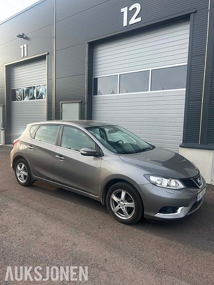 Nissan Pulsar 3 of 8