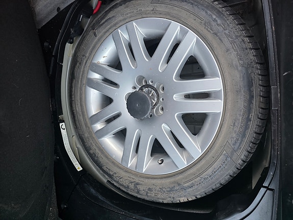 BMW 750i 29 of 29