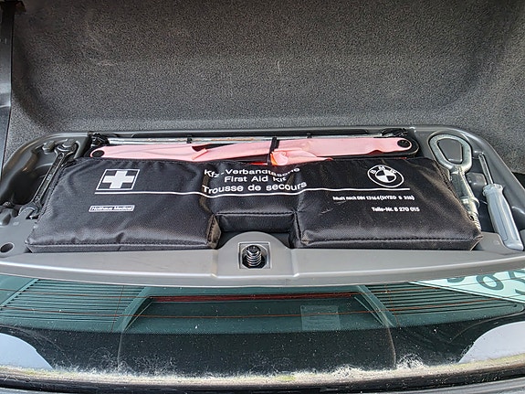 BMW 750i 28 of 29