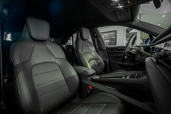 Porsche Macan 27 of 27