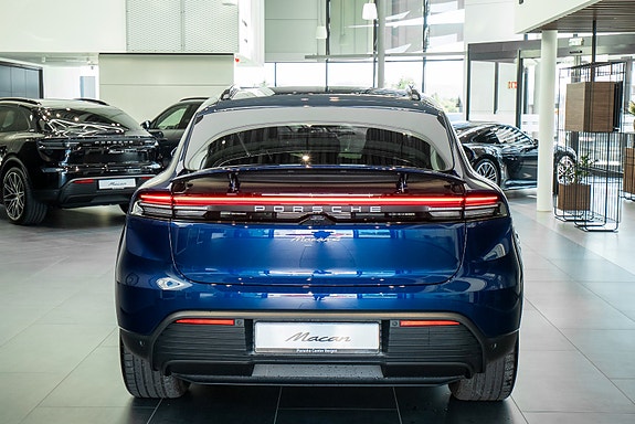 Porsche Macan 8 of 27