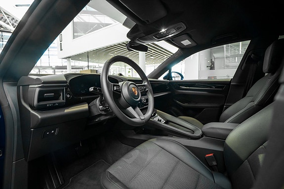 Porsche Macan 13 of 27