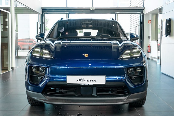 Porsche Macan 2 of 27