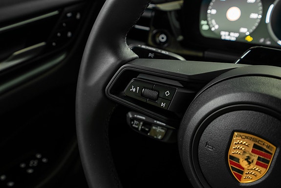 Porsche Macan 19 of 27
