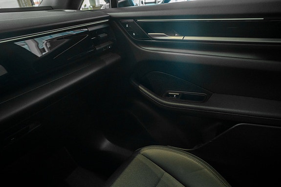 Porsche Macan 25 of 27