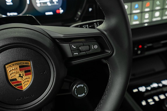 Porsche Macan 20 of 27