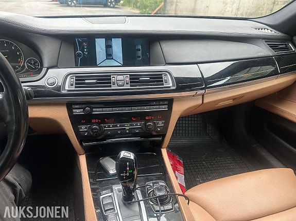 BMW 7-Serie 14 of 18