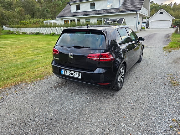 Volkswagen e-Golf VII 7 of 15
