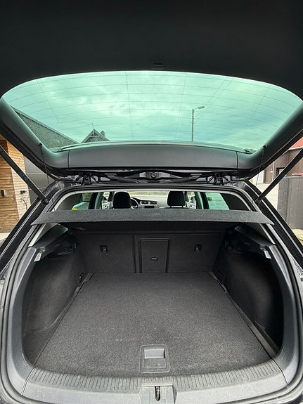 Volkswagen e-Golf VII 14 of 15
