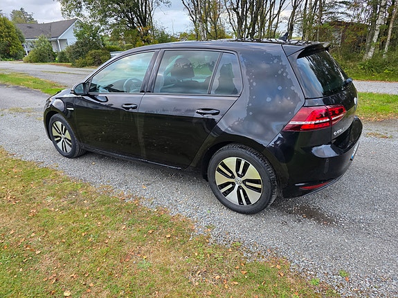 Volkswagen e-Golf VII 10 of 15