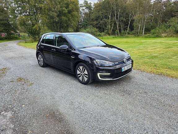 Volkswagen e-Golf VII 4 of 15